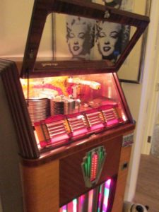 1938 Rockola Windsor jukebox