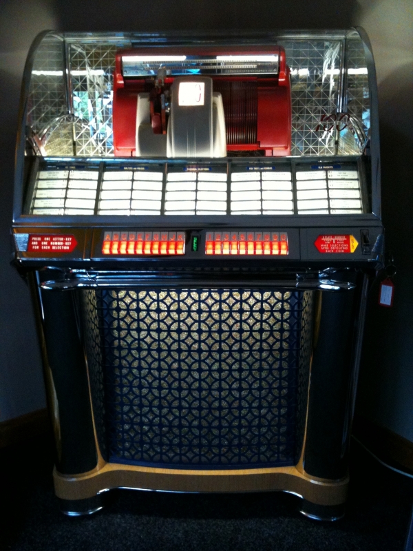 1955 SEEBURG HF-100G JUKEBOX